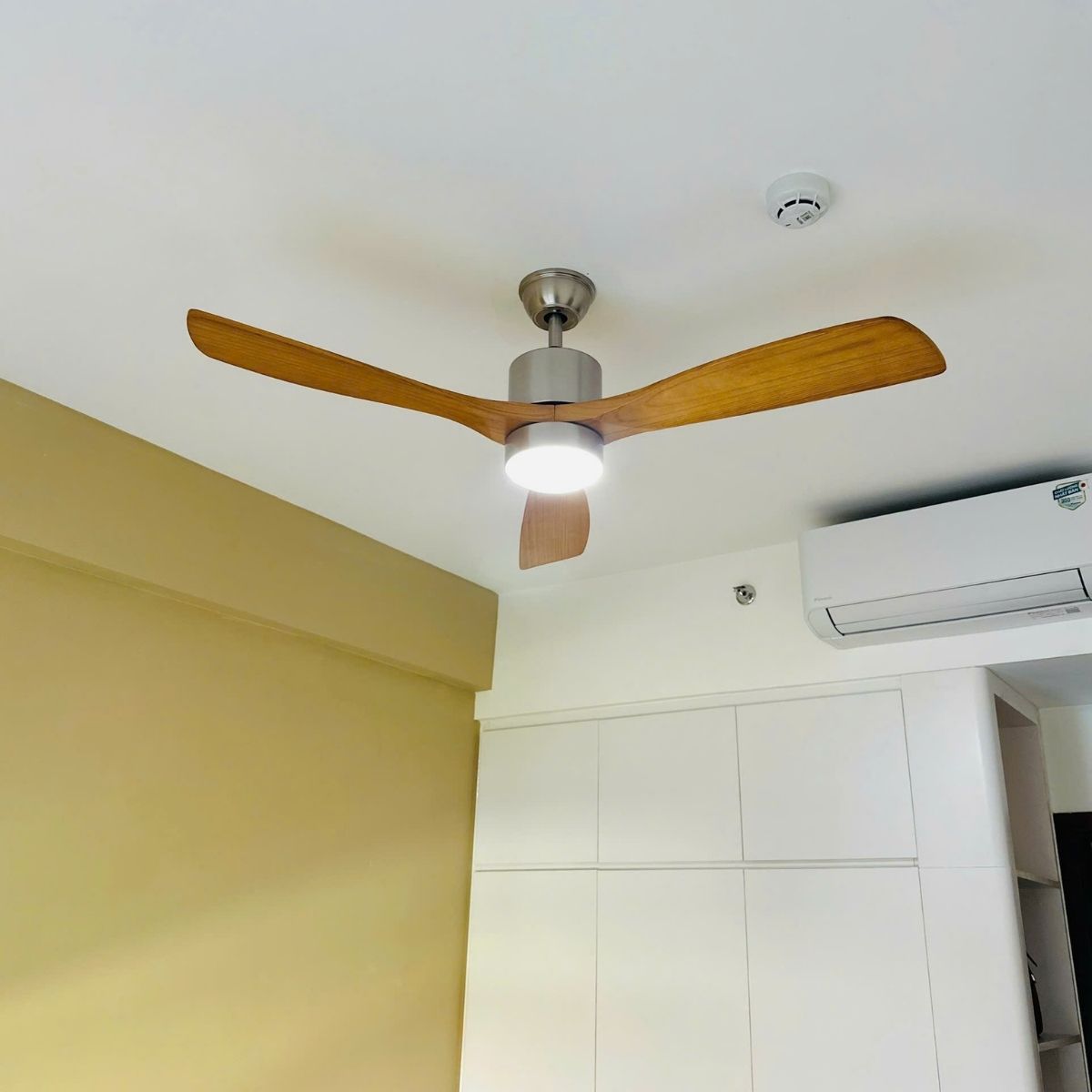 BNN- Quạt Trần Đèn Cánh Gỗ Ø1320 | QT42